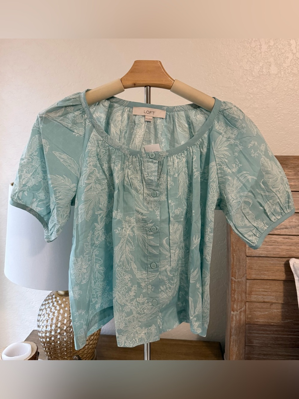 LOFT Floral Button-Front Blouse NWT- Size XXS
